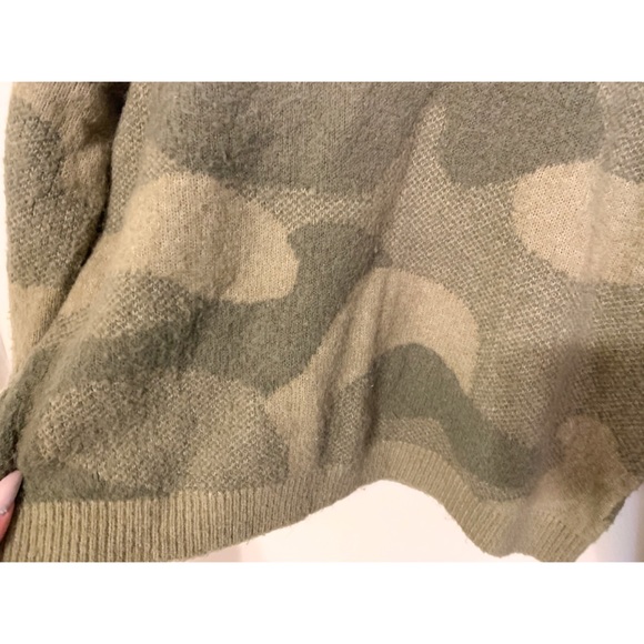 Lucky Brand camo print sweater - Picture 3 of 6